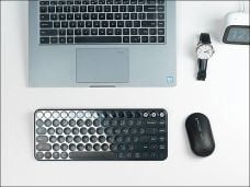 Xiaomi ra mắt bộ bàn phím chuột không dây Miyu Elite Keyboard và Miyu Elite Mouse giá khoảng 1 triệu đồng.